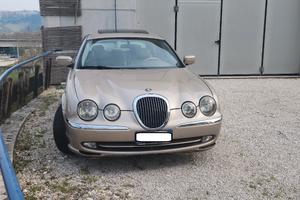 JAGUAR S-Type 4.0 V8 EXECUTIVE GPL