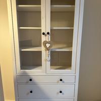 Credenza con vetro ikea