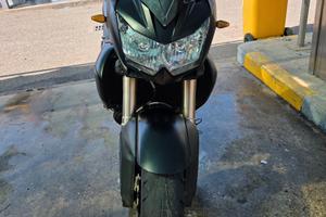 Kawasaki Z750R Black edition