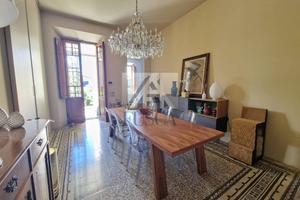Appartamento di 164 m² con più di 5 locali a Lucca