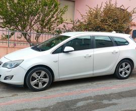 OPEL Astra 4ª serie - 2011