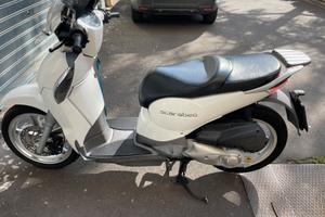 Scarabeo light 200i
