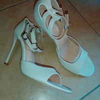 scarpe aperte con tacco numero 39 