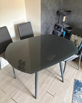 TAVOLO ALLUNGABILE IN VETRO