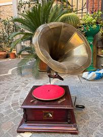 Grammofono vintage “His Master’s Voice”