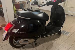 Piaggio Vespa 300 GTS - 2017