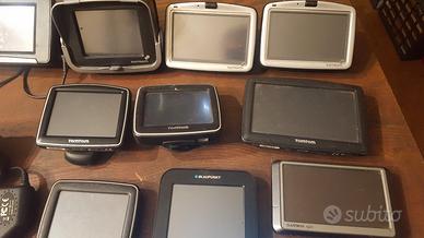 lotto di navigatori varie marche 