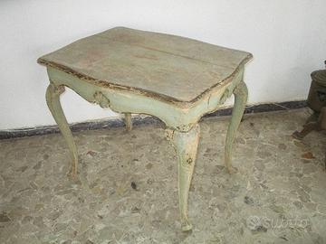 Antico tavolino veneziano