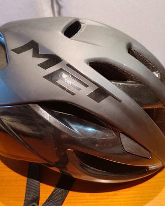 casco sportivo  Met rivale  nero regolabile 