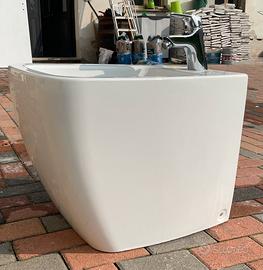 Bidet con miscelatore