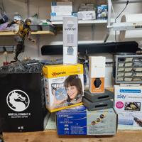 smart watch,  extender video, action figure