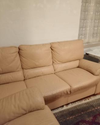 Divano 3 posti + 2 poltrone in pelle beige chiaro