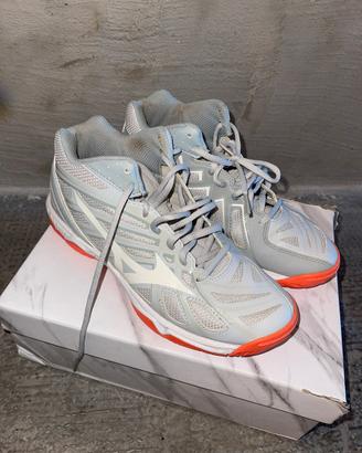 Scarpe da pallavolo ASICS - usate poco