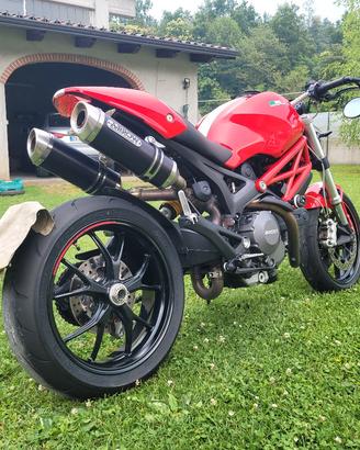 Ducati Monster 796