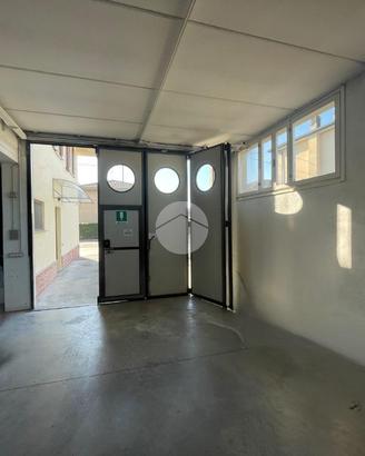 CAPANNONE A ALBANO SANT'ALESSANDRO