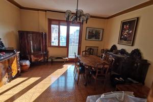 Appartamento di 145 m² con 5 locali e box auto a P