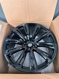 Audi Q8 cerchio 23 pollici