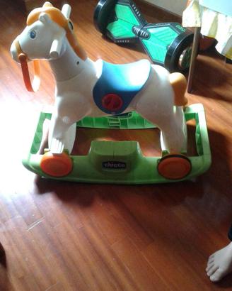 Cavallo a dondolo Chicco