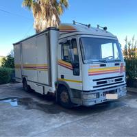 Iveco 85e15 allestito per rosticceria
