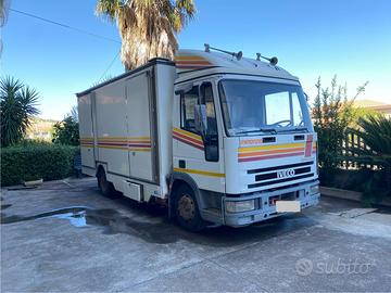 Iveco 85e15 allestito per rosticceria