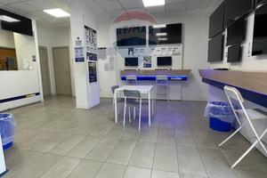 Locale Commerciale - Triggiano