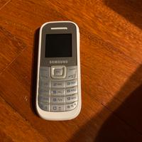 Samsung E GT-E1200i - White