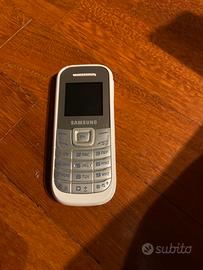 Samsung E GT-E1200i - White