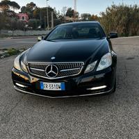 Mercedes benz E220 coupé blueEfficiency