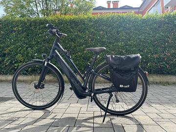 Bici elettrica “Specialized Como”. Taglia S
