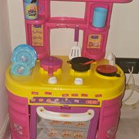Cucina giocattolo