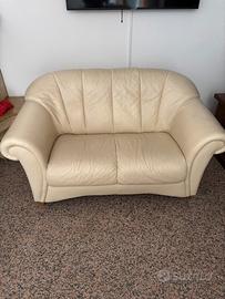 DUE duvani a due sedute in pelle