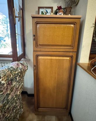 Mobiletto dispensa/stipo in legno 160x60x50