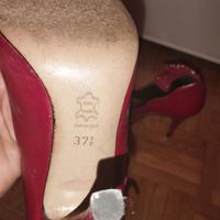 Scarpe rosse da donna nr 37.5
