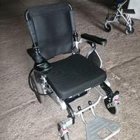 Sedia a rotelle motorizzata ultra leggera