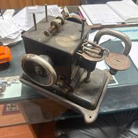 Macchina da cucire da pellicciaia anni 50