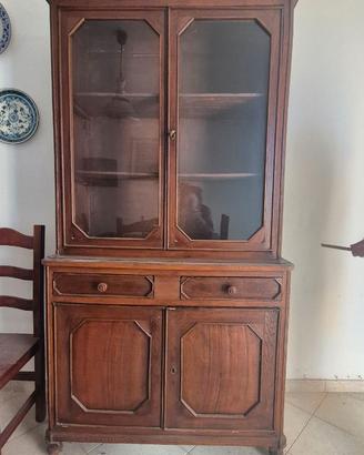 Vetrina arte povera toscana