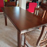 Tavolo in legno massello con 6 sedie