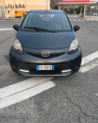 Toyota Aygo 1.0 VVT-i 69 CV 5 porte x-clusiv