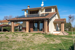 Casa indipendente con giardino