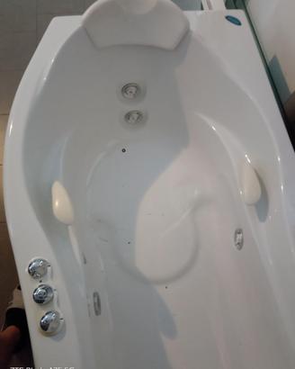 Vasca da bagno con idromassaggio