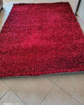 Tappeto rosso moderno particolare