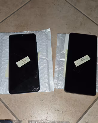 Lotto 19 smartphone bloccati/da riparare