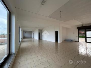 MAGAZZINO A CORIGLIANO-ROSSANO