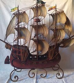Galeone in metallo del '65 - Italia -