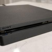 Playstation 4 Con 5 Giochi Originali versione Slim