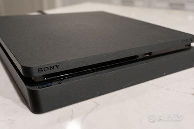 Playstation 4 Con 5 Giochi Originali versione Slim