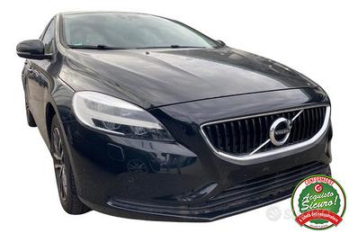 VOLVO V40 D3 Momentum