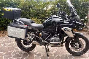BMW GS 1200 triple black