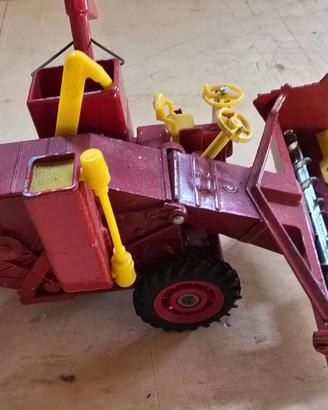 modello auto Corgi Major Toys Massey Ferguson 780