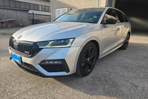 Skoda Octavia 2.0 TDI EVO SCR 200 CV DSG Wagon RS